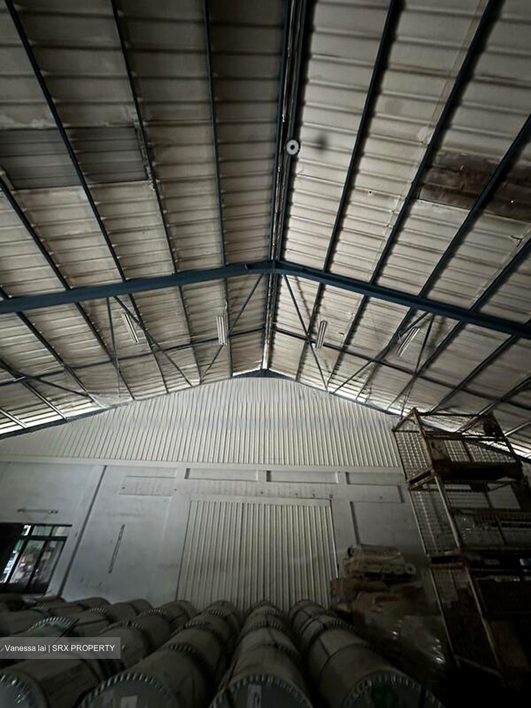 Gul Avenue (D22), Warehouse #460633711